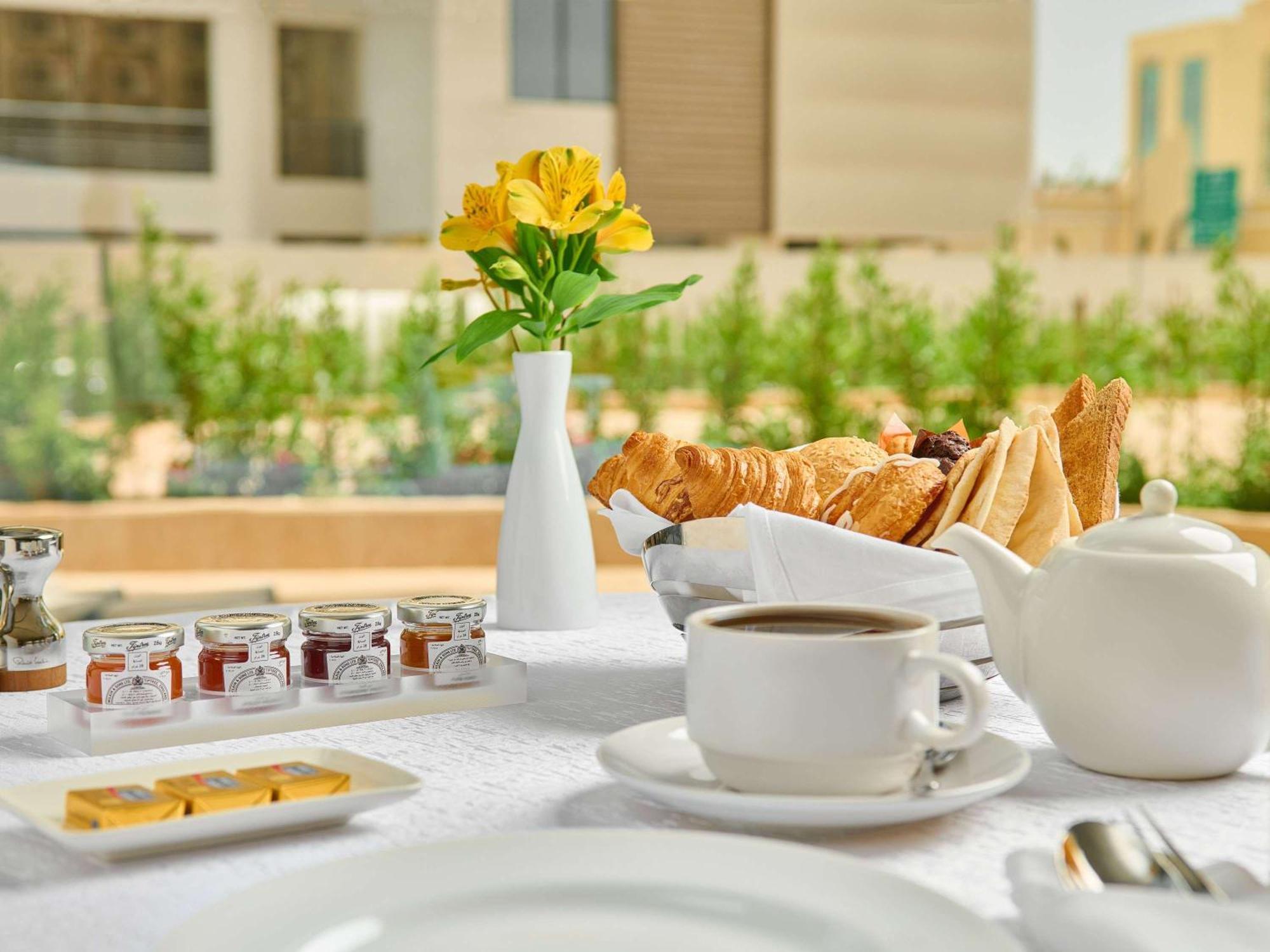 Mercure Riyadh Al Anoud Buitenkant foto