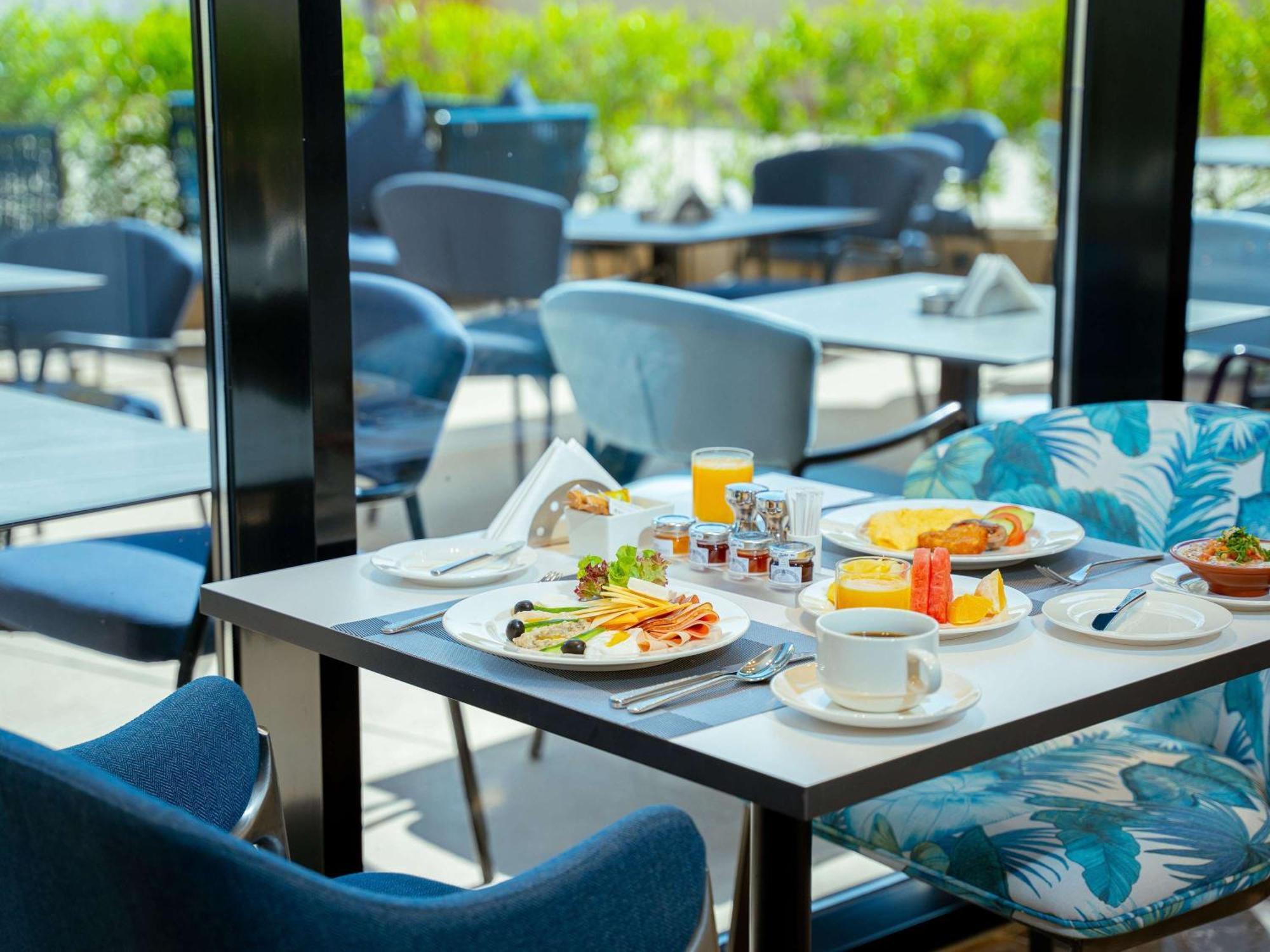 Mercure Riyadh Al Anoud Buitenkant foto